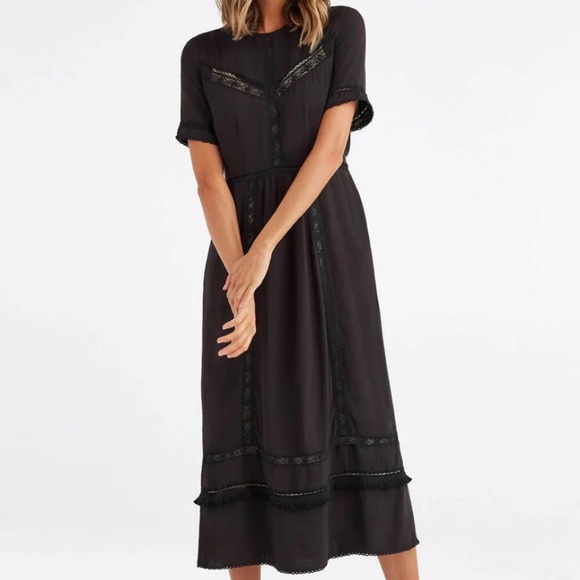 VETTA Capsule Dresses & Skirts - Vetta Capsule The Lace Midi Dress